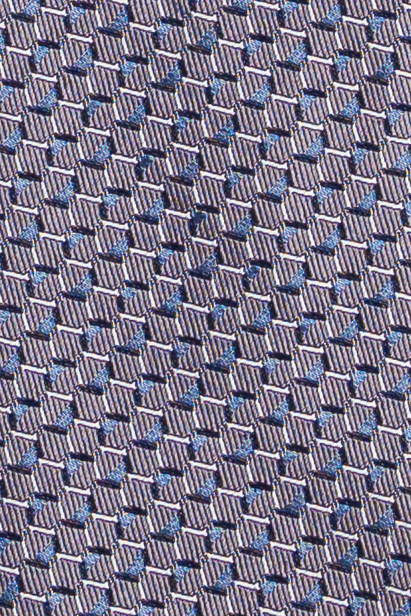 Silk tie with pattern