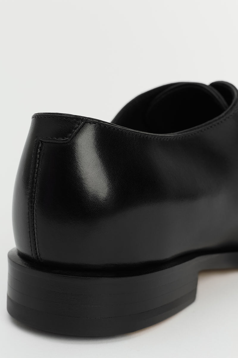The Wholecut Black