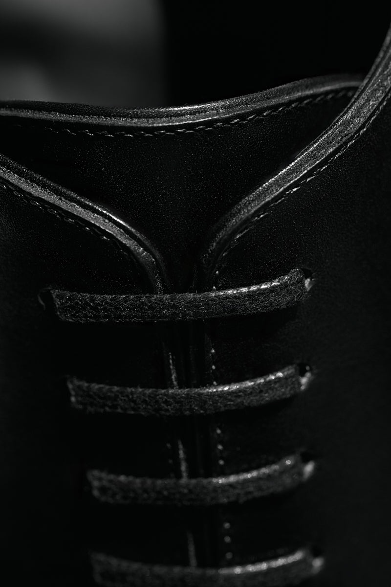 The Wholecut Black