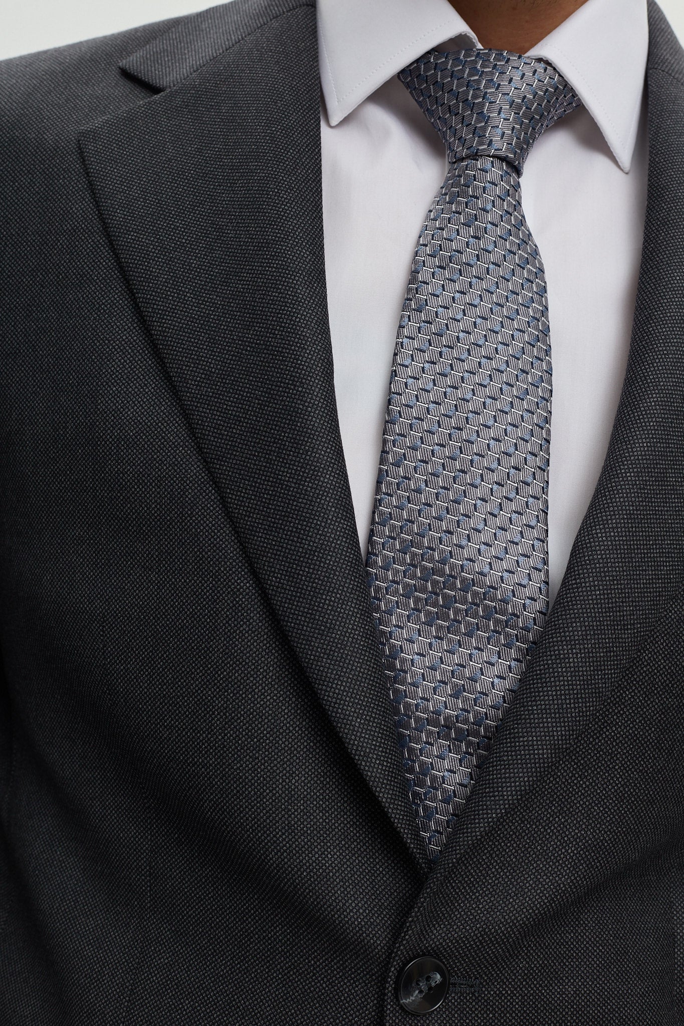 Silk tie with pattern