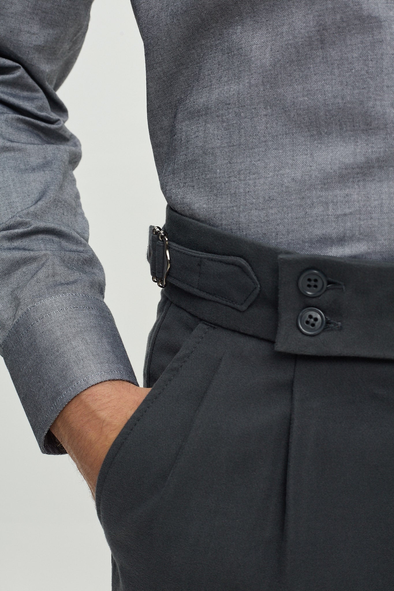 GREY COTTON TROUSERS WITH PLEATS AND SIDE ADJUSTERS